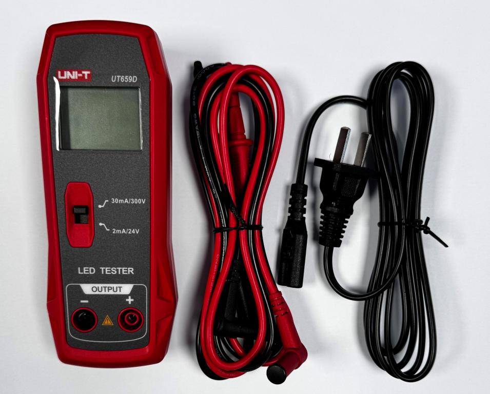 Uniwersalny tester diod LED / podświetleń UNI-T UT659D